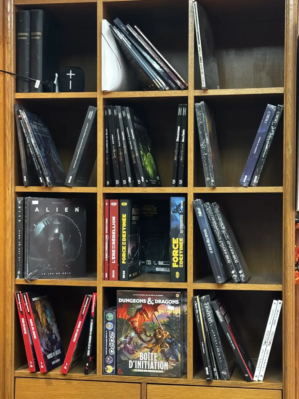 La bibliothèque de jeu de rôle.
